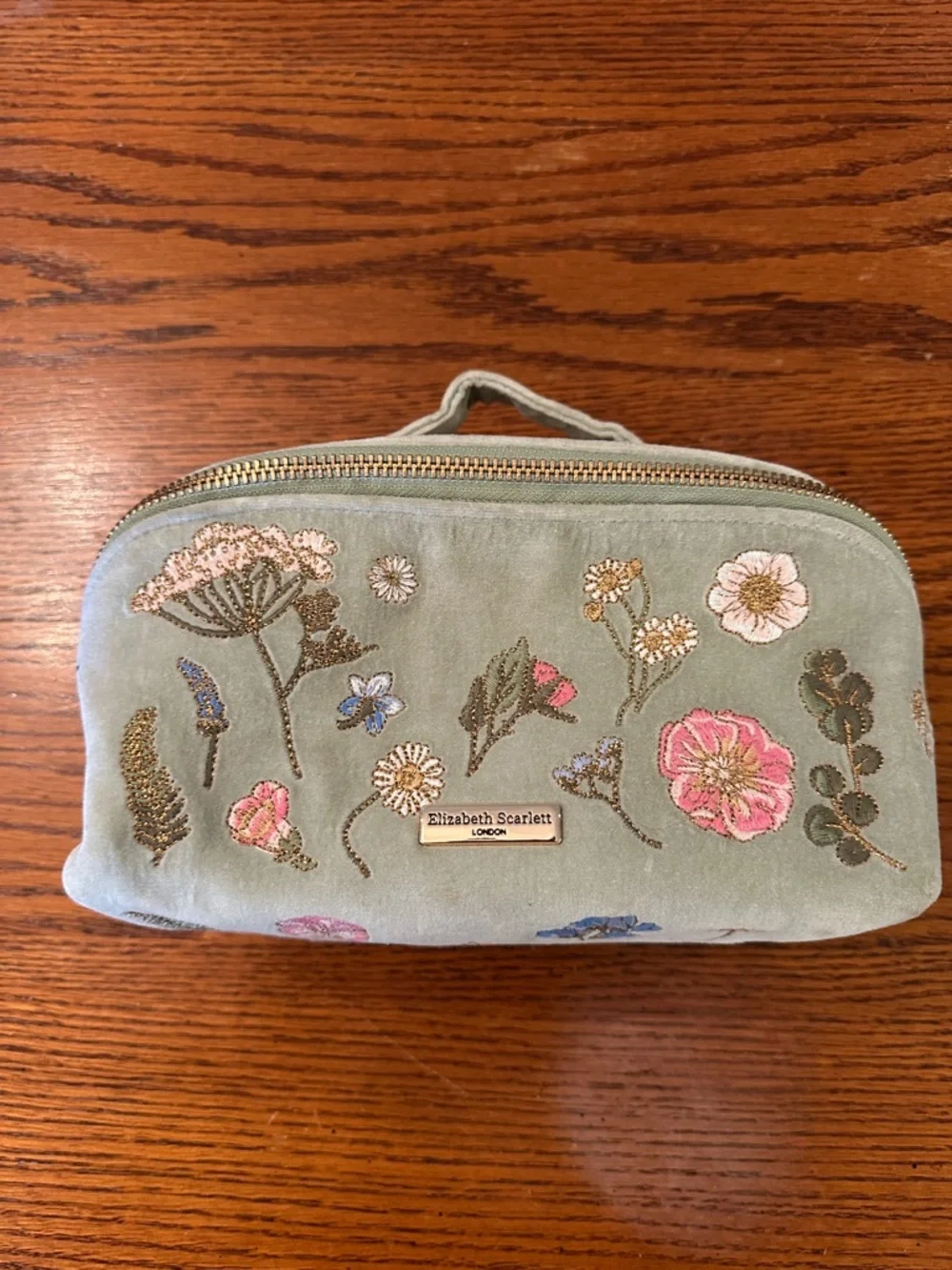Elizabeth Scarlett makeup bag - Picture 3 of 6